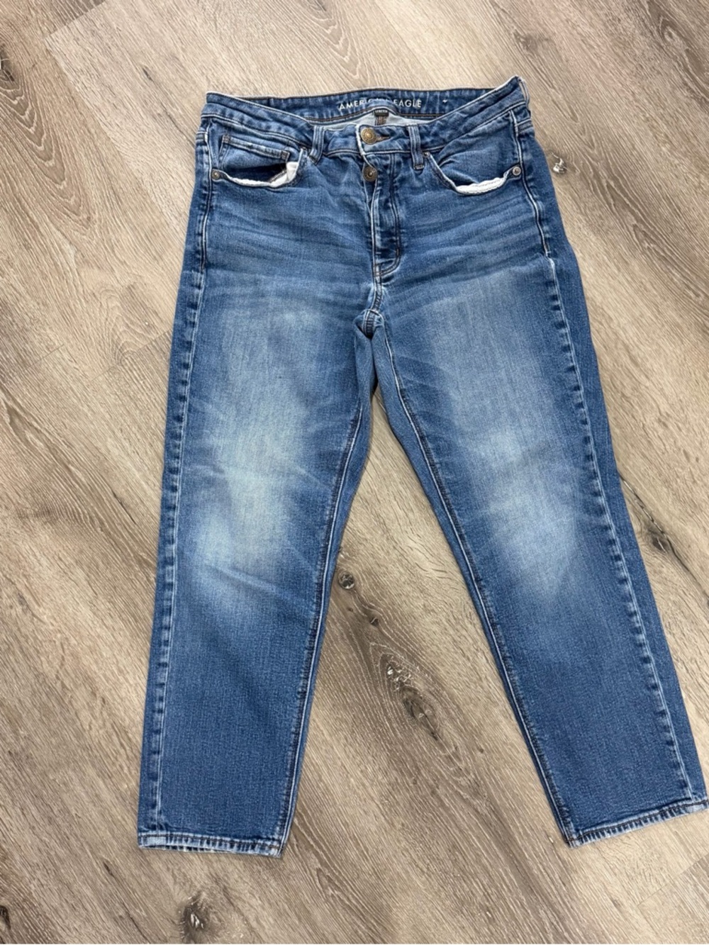 AE Tom Girl size 8 short